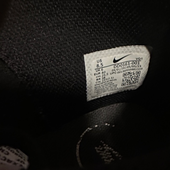 Nike Black and White Women’s High Top Court Legacy Sneakers - Picture 7 of 7